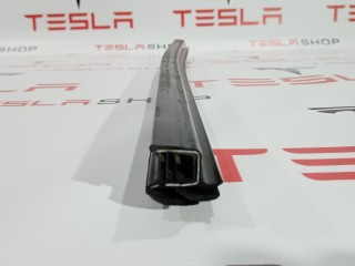 Уплотнитель стекла внутренний двери, ориг. номер 1038407-00-A, Tesla Model S 2012-2016