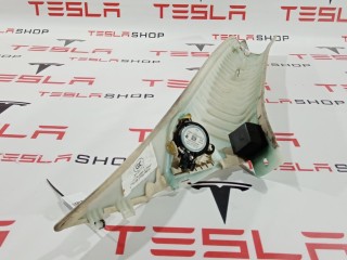 Накладка стойки А, ориг. номер 1002485-00-G, Tesla Model S 2012-2016