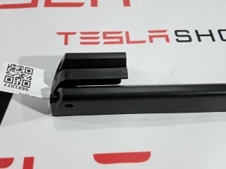 Заглушка салазки сиденья, ориг. номер 1031675-00-A, 1008387-00-C, Tesla Model S 2012-2016