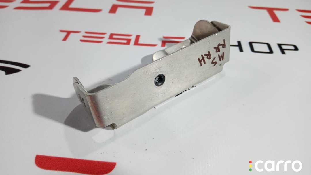 Кронштейн крепления обшивки двери Tesla Model S 2012-2016, 1003540-00-A, фото 1