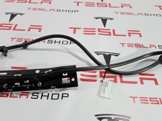 Дренажная трубка панорамной крыши, ориг. номер 1013245-00-F, Tesla Model S 2012-2016