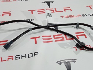 Дренажная трубка панорамной крыши, ориг. номер 1013245-00-F, Tesla Model S 2012-2016