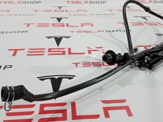 Дренажная трубка панорамной крыши, ориг. номер 1013245-00-F, Tesla Model S 2012-2016