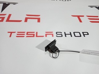 прочая запчасть, ориг. номер 1005783-00-B, Tesla Model S 2012-2016