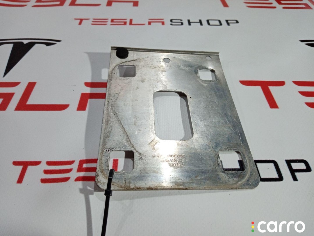 Пластина дистанционная телевизор/усилитель T=1.0 мм Tesla Model S 2012-2016, 1017658-00-A, фото 1