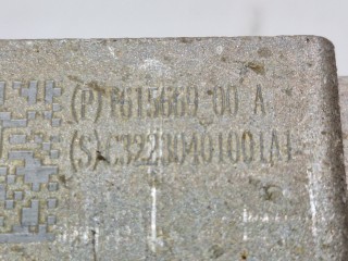 Кронштейн крепления корпуса радиаторов, ориг. номер 1615669-00-A, Tesla Model S 2-й рест 2021-2026