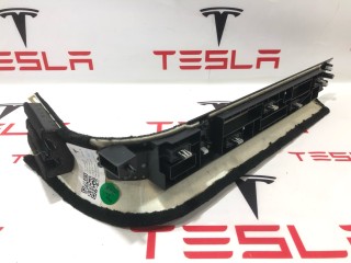 Накладка стойки А, ориг. номер 1566074-00-D, 1587445-00-B, Tesla Model S 2-й рест 2021-2026