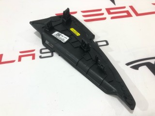 Накладка боковая торпеды, ориг. номер 1563065-00-D, Tesla Model S 2-й рест 2021-2026