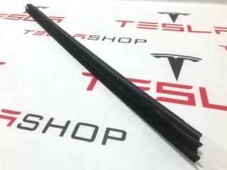 Уплотнитель стекла внутренний двери, ориг. номер 1613730-00-A, Tesla Model S 2-й рест 2021-2026