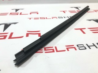 Уплотнитель стекла внутренний двери, ориг. номер 1613730-00-A, Tesla Model S 2-й рест 2021-2026