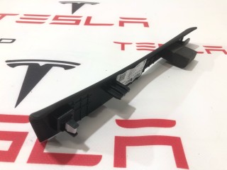 Накладка стойки А, (средняя высота), ориг. номер 1566077-00-B, Tesla Model S 2-й рест 2021-2026