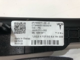 Накладка стойки А, (средняя высота), ориг. номер 1566077-00-B, Tesla Model S 2-й рест 2021-2026