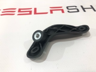 Кронштейн карты (обшивки) двери, ориг. номер 1584795-00-A, Tesla Model S 2-й рест 2021-2026