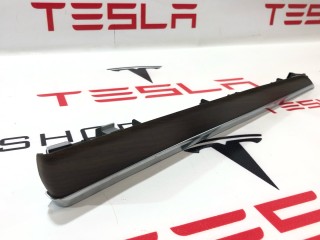Накладка декоративная обшивки двери, ориг. номер 1588427-01-E, Tesla Model S 2-й рест 2021-2026