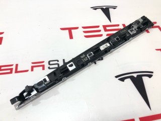 Накладка декоративная обшивки двери, ориг. номер 1588427-01-E, Tesla Model S 2-й рест 2021-2026