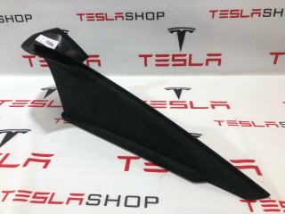 Накладка стойки С, ориг. номер 1565767-00-D, Tesla Model S 2-й рест 2021-2026