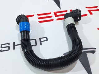 Шланги охлаждающей жидкости, ориг. номер 1593942-00-A, 1585716-00-B, Tesla Model S 2-й рест 2021-2026