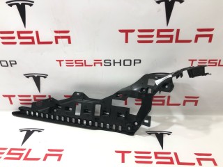 Кронштейн внутренний стойки C, ориг. номер 1587705-00-D, Tesla Model S 2-й рест 2021-2026