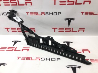 Кронштейн внутренний стойки C, ориг. номер 1587705-00-D, Tesla Model S 2-й рест 2021-2026