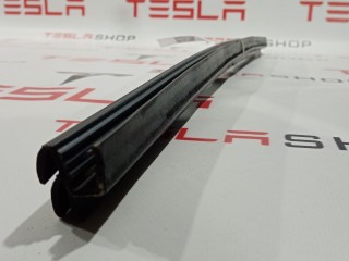 Уплотнитель стекла внутренний двери, ориг. номер 1038407-00-A, Tesla Model S 2012-2016