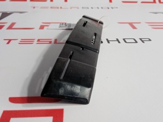 Кронштейн крепления фары противотуманной правой, ориг. номер 1003126-00-F, Tesla Model S 2012-2016