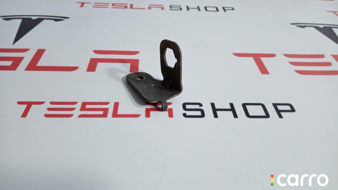 Кронштейн крепления тормозного шланга Tesla Model 3 2017-2021, 1044722-00-D, фото 1