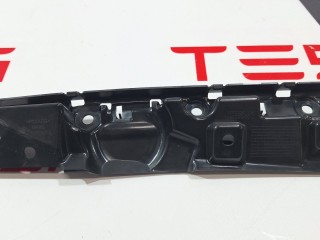 Кронштейн накладки, стойки A, ориг. номер 1585790-00-D, Tesla Model S 2-й рест 2021-2026