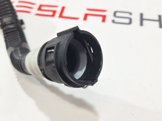 Шланги охлаждающей жидкости, ориг. номер 1588905-00-D, Tesla Model S 2-й рест 2021-2026