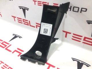 Накладка багажного проема наружная, ориг. номер 1006674-00-H, Tesla Model S 2-й рест 2021-2026