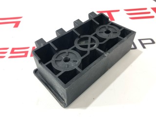 Опора под домкрат (подушка), ориг. номер 1608223-00-A, Tesla Model S 2-й рест 2021-2026