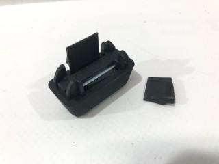 Держатель козырька солнцезащитного, ориг. номер 1533088-00-D, Tesla Model S 2-й рест 2021-2026