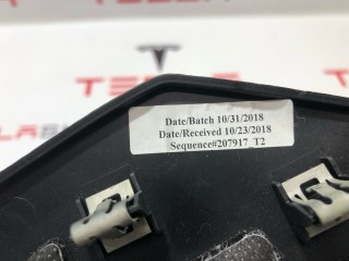 Накладка боковая торпеды, ориг. номер 1043542-00-E, 1043544-00-D, Tesla Model X 2015-2021
