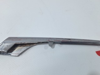 Накладка люверсы, ориг. номер 1049610-00-F, Tesla Model X 2015-2021