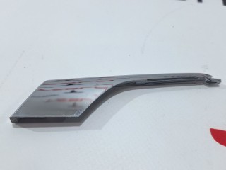 Накладка люверсы, ориг. номер 1049612-00-F, Tesla Model X 2015-2021