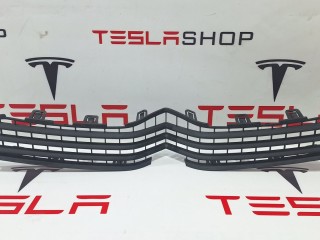 Решётка радиатора бампера переднего, ориг. номер 1050143-00-E, Tesla Model X 2015-2021