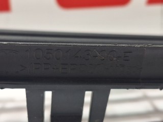 Решётка радиатора бампера переднего, ориг. номер 1050143-00-E, Tesla Model X 2015-2021