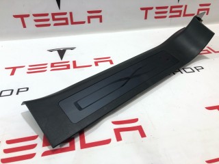 Накладка дверного порога, ориг. номер 1105148-00-B, Tesla Model X 2015-2021