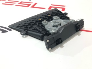 Камера TRIPLE лобового стекла (регулируемая), ориг. номер 1120520-00-B, Tesla Model X 2015-2021