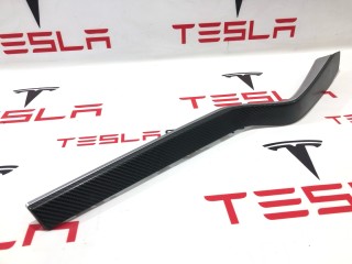 Накладка декоративная обшивки двери, ориг. номер 1035788-11-B, Tesla Model X 2015-2021