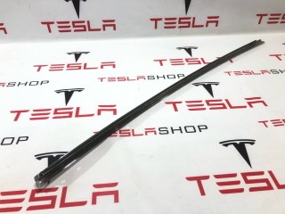 Молдинг подъемной задней двери, ориг. номер 1032249-00-J, Tesla Model X 2015-2021