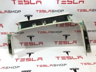 Накладка стекла, подъемной задней двери, ориг. номер 1052334-93-F, Tesla Model X 2015-2021