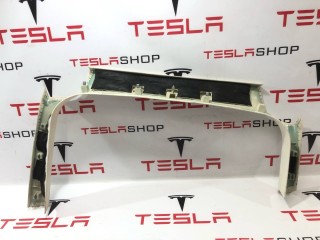 Накладка стекла, подъемной задней двери, ориг. номер 1052333-93-F, Tesla Model X 2015-2021