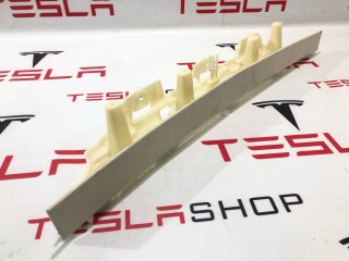 Накладка подъемной задней двери, ориг. номер 1055049-06-E, Tesla Model X 2015-2021