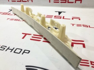 Накладка подъемной задней двери, ориг. номер 1055049-06-E, Tesla Model X 2015-2021