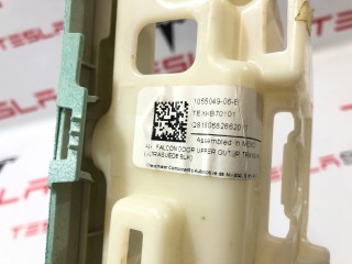 Накладка подъемной задней двери, ориг. номер 1055049-06-E, Tesla Model X 2015-2021