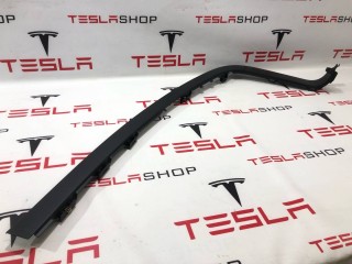 Накладка проема подъемной задней двери, ориг. номер 1105120-00-E, Tesla Model X 2015-2021