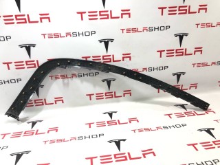 Накладка проема подъемной задней двери, ориг. номер 1105120-00-E, Tesla Model X 2015-2021
