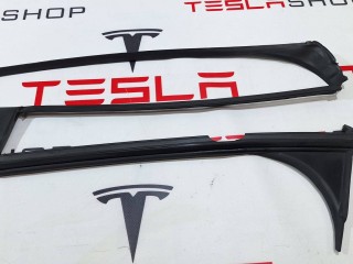 Уплотнитель стойки B наружной, ориг. номер 1032152-00-C, Tesla Model X 2015-2021