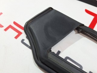 Уплотнитель стойки B наружной, ориг. номер 1032152-00-C, Tesla Model X 2015-2021
