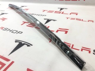 Молдинг подъемной задней двери, ориг. номер 1032250-00-J, Tesla Model X 2015-2021